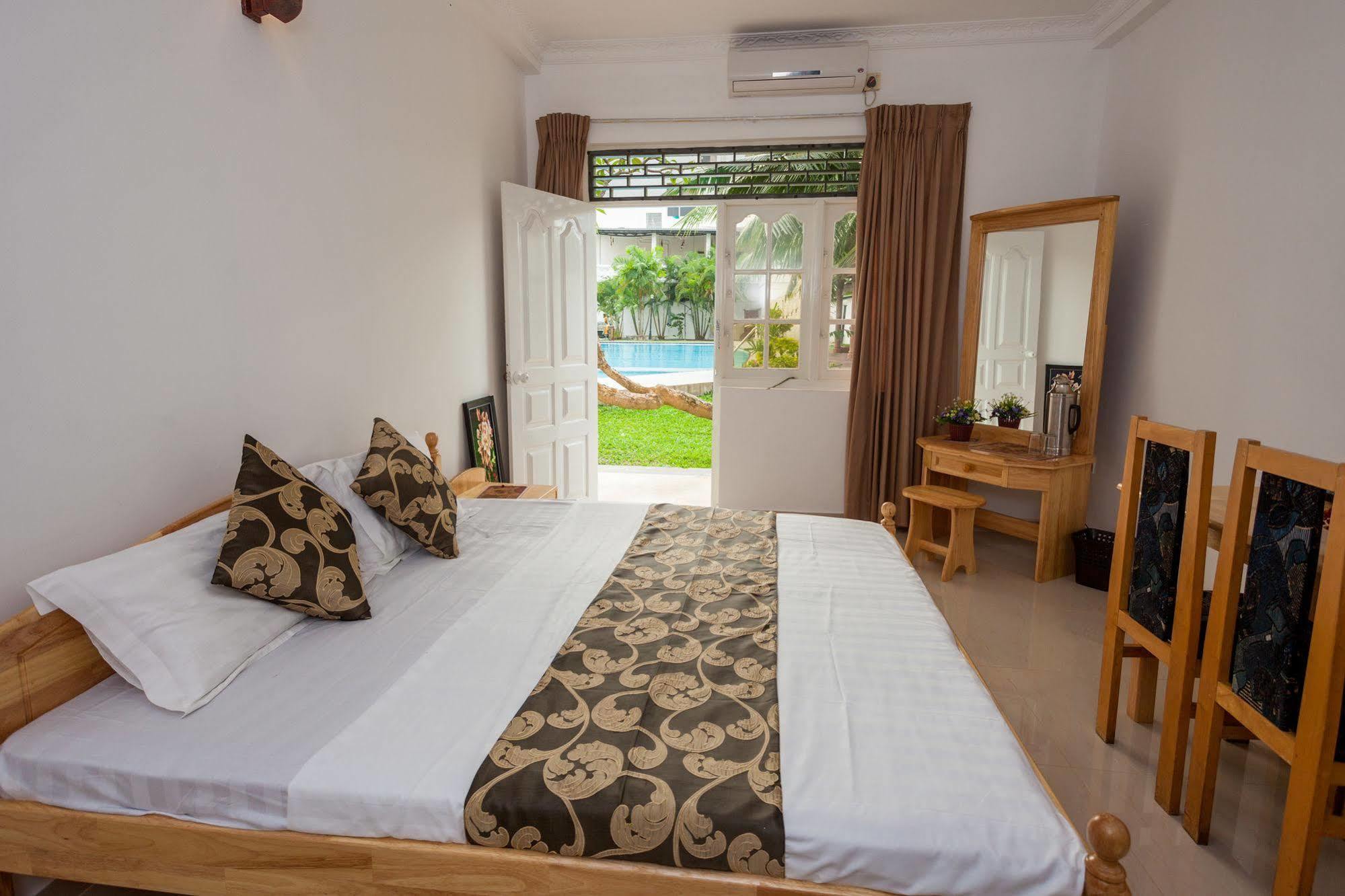 Navro Beach Resort Panadura Exterior photo